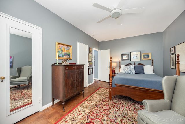 2374 Madison Road, Cincinnati, OH 45208