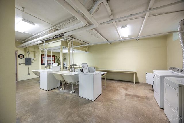 2374 Madison Road, Cincinnati, OH 45208