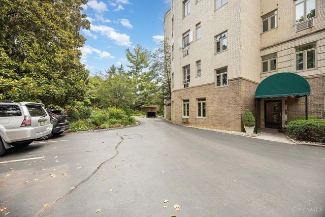 2374 Madison Road, Cincinnati, OH 45208