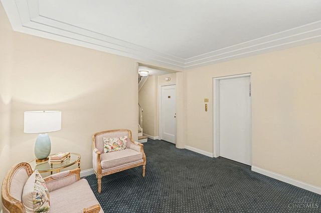 2374 Madison Road, Cincinnati, OH 45208