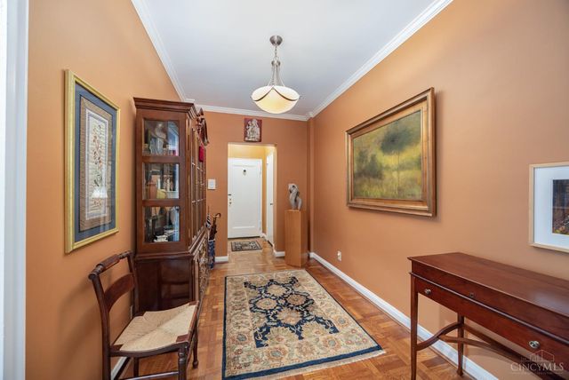 2374 Madison Road, Cincinnati, OH 45208