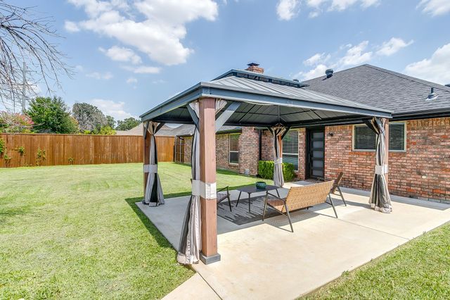 3425 Dorchester Drive, Bedford, TX 76021