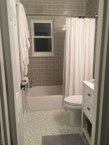 8 Blackford Avenue, Yonkers, NY 10704