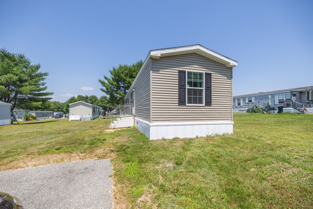 3 Tirrell Avenue, Mechanic Falls, ME 04256 — photo 2