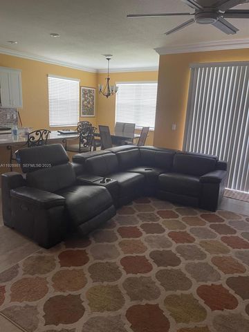 8376 NW Greenbank Cir, Port St. Lucie, FL 34987