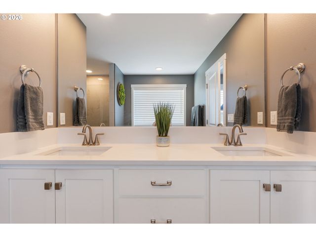 8008 Ne 172ND Ave, Vancouver, WA 98682