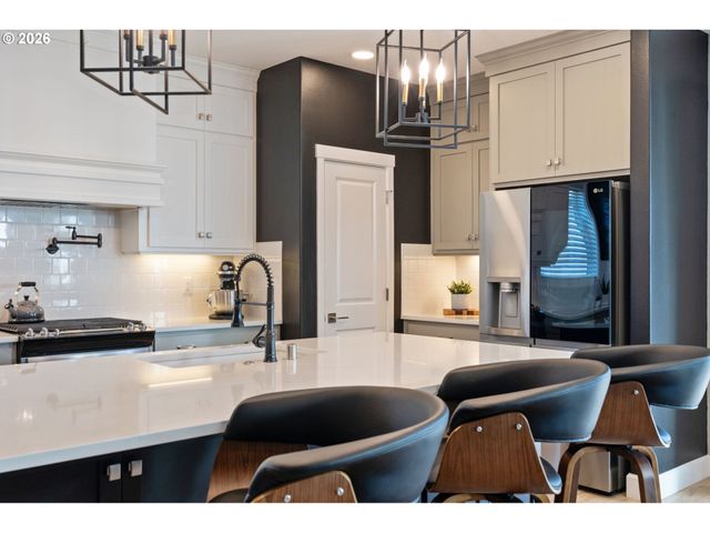 8008 Ne 172ND Ave, Vancouver, WA 98682