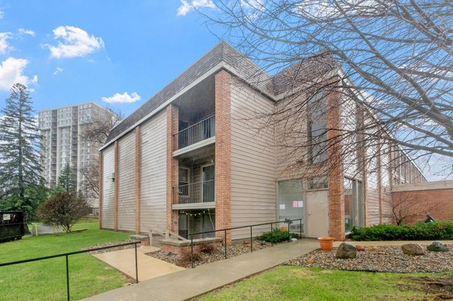 6328 Barrie Road 1A, Edina, MN 55435