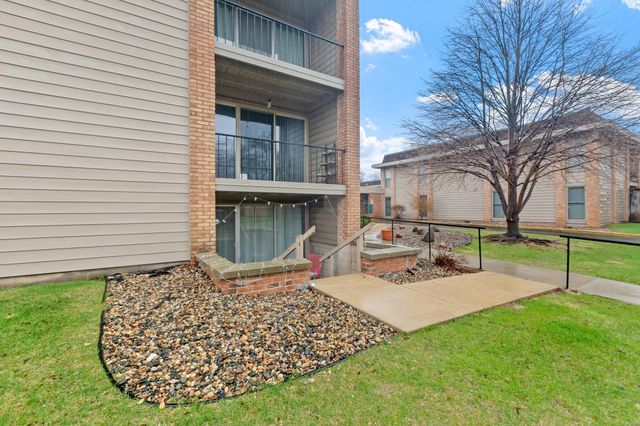 6328 Barrie Road 1A, Edina, MN 55435