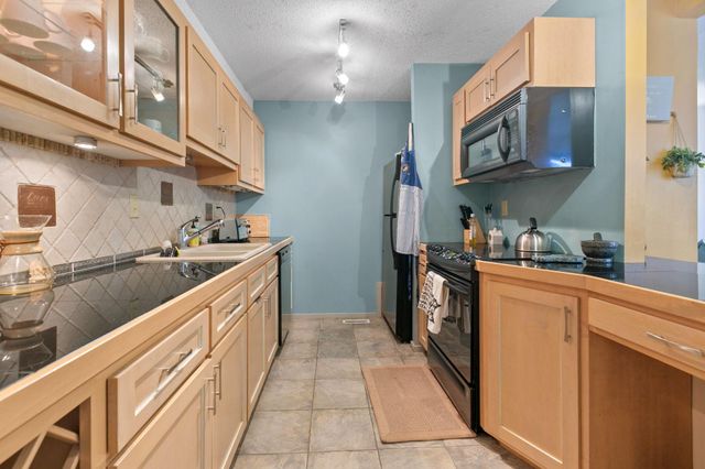 6328 Barrie Road 1A, Edina, MN 55435