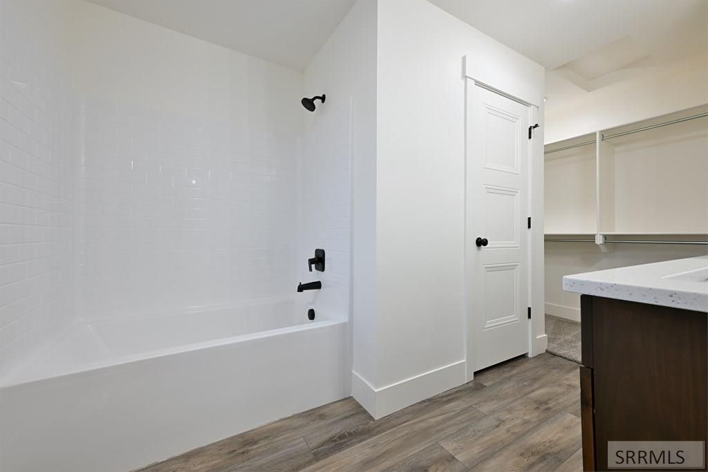 Image 14 of property listing at 4607 Kapono Court, Ammon, ID 83406
