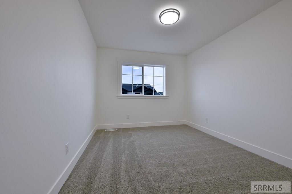 Image 20 of property listing at 4607 Kapono Court, Ammon, ID 83406