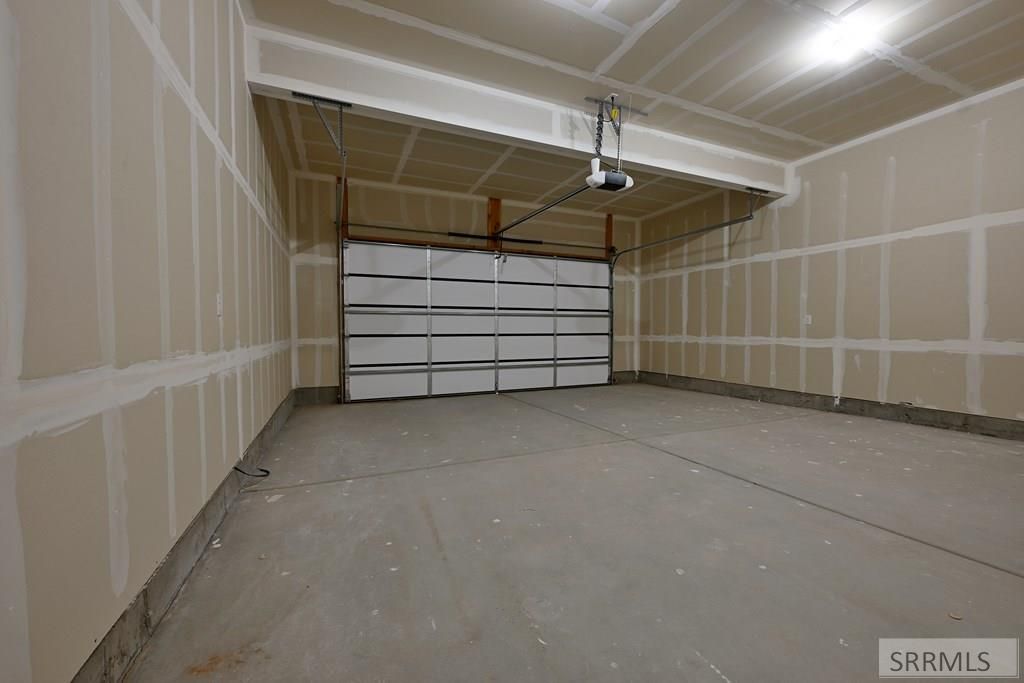 Image 30 of property listing at 4607 Kapono Court, Ammon, ID 83406