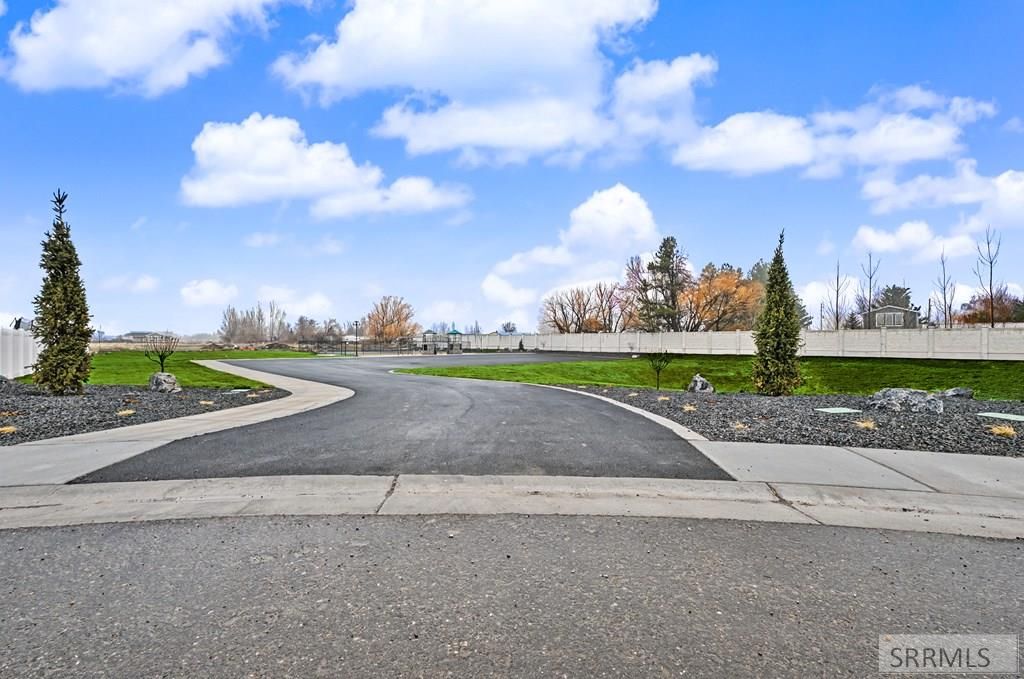 Image 32 of property listing at 4607 Kapono Court, Ammon, ID 83406