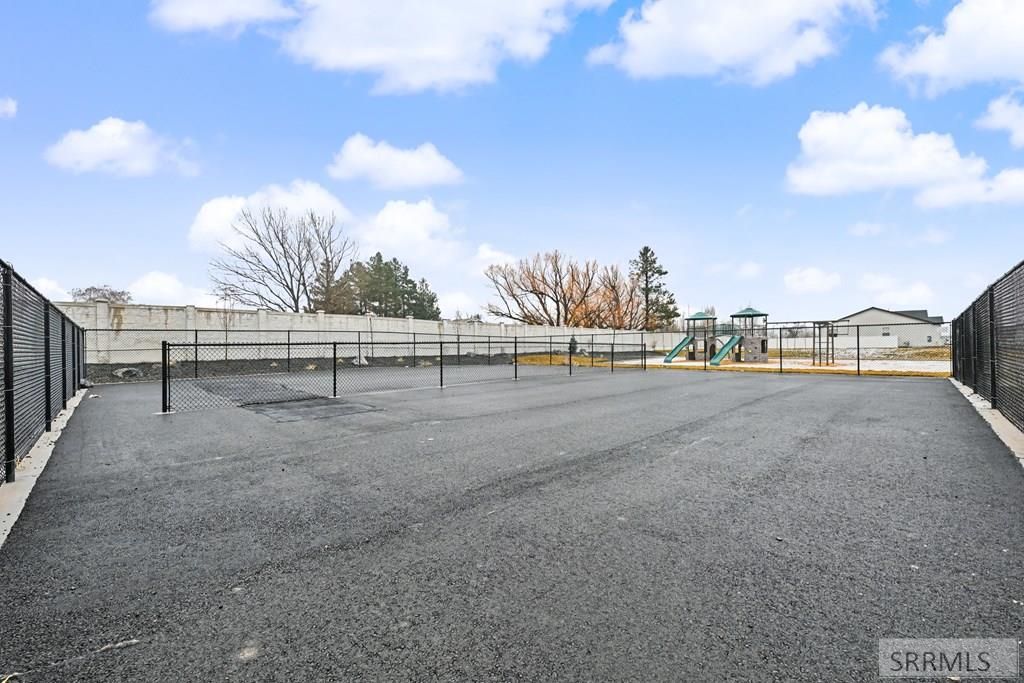 Image 34 of property listing at 4607 Kapono Court, Ammon, ID 83406
