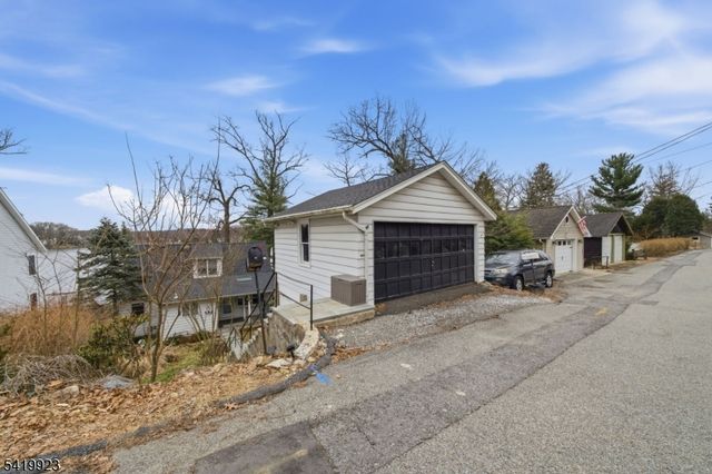 92 Cedar Lk, Denville Twp., NJ 07834