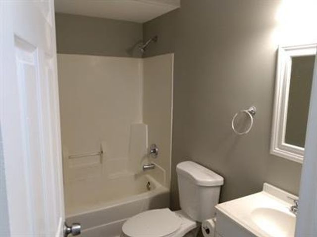 3301 Colgate Avenue 3301, Zion, IL 60099