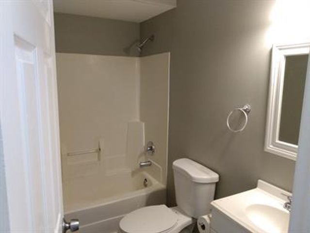 3301 Colgate Avenue 3301, Zion, IL 60099