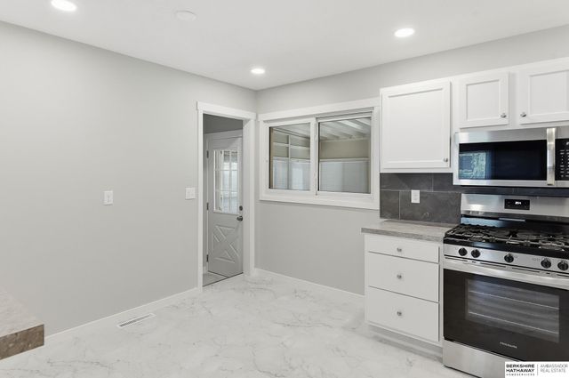 1204 W 15th Avenue, Bellevue, NE 68005