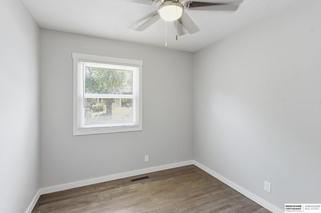 1204 W 15th Avenue, Bellevue, NE 68005