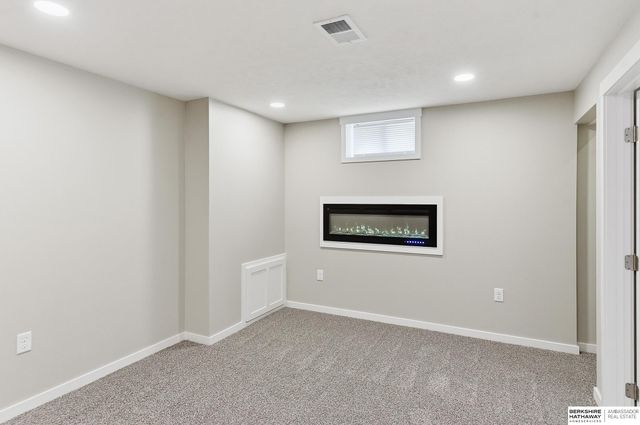 1204 W 15th Avenue, Bellevue, NE 68005