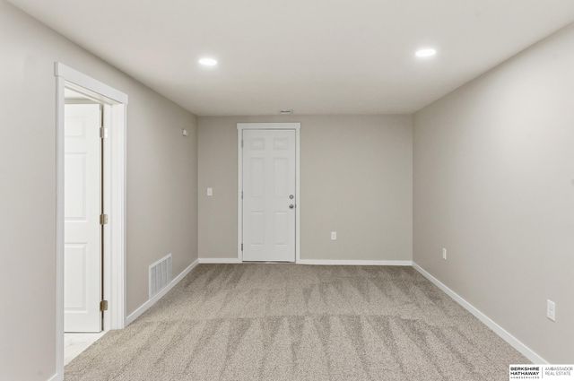 1204 W 15th Avenue, Bellevue, NE 68005