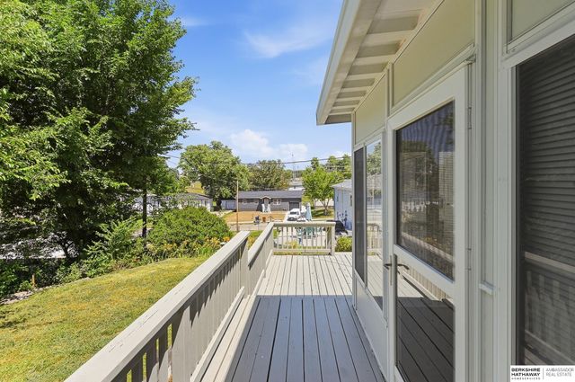 1204 W 15th Avenue, Bellevue, NE 68005