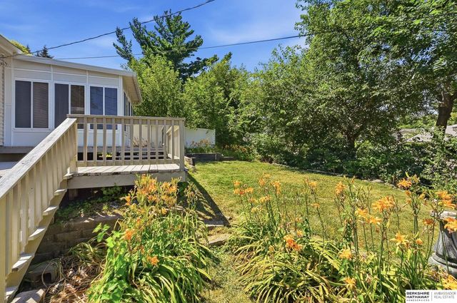 1204 W 15th Avenue, Bellevue, NE 68005