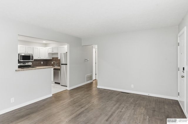 1204 W 15th Avenue, Bellevue, NE 68005