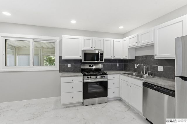 1204 W 15th Avenue, Bellevue, NE 68005