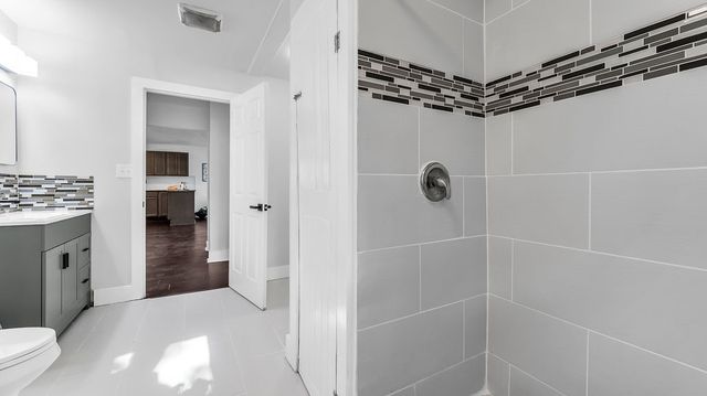 2726 W Washington Street, Denison, TX 75020