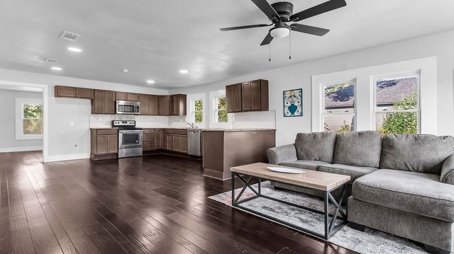 2726 W Washington Street, Denison, TX 75020