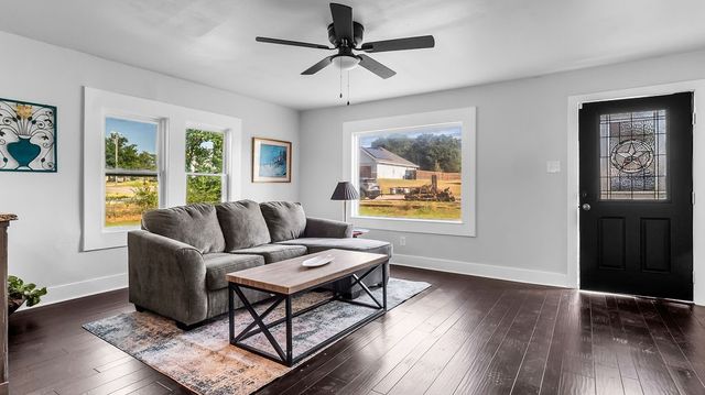 2726 W Washington Street, Denison, TX 75020