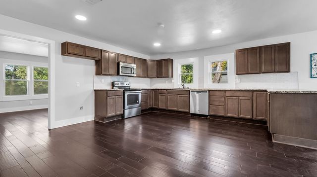 2726 W Washington Street, Denison, TX 75020