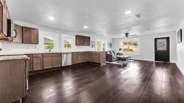 2726 W Washington Street, Denison, TX 75020
