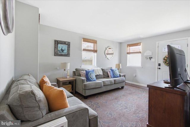 1116 IAGO AVE, Capitol Heights, MD 20743
