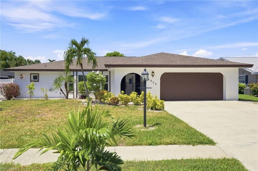 6829 Carmelle DR, FORT MYERS, FL 33919 — exterior