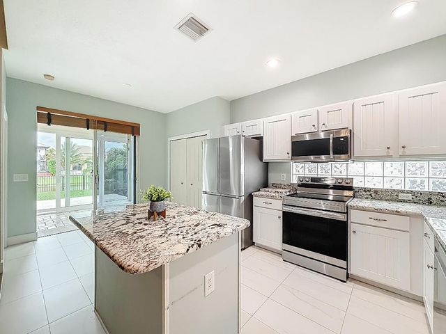 1143 Canoe Point, Delray Beach, FL 33444