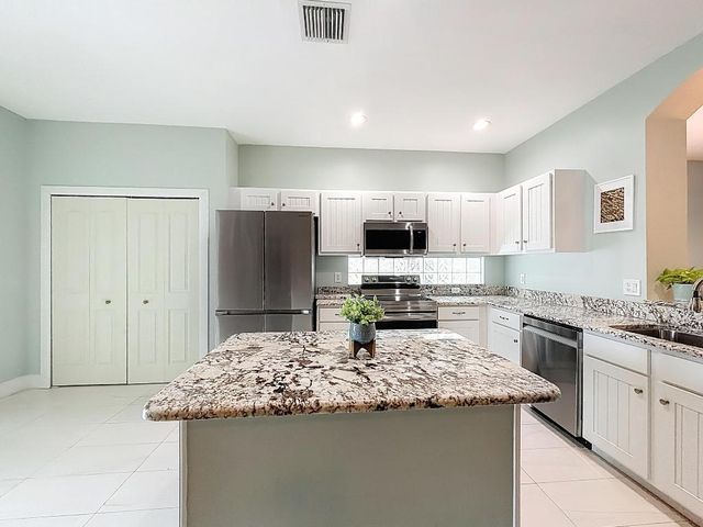 1143 Canoe Point, Delray Beach, FL 33444