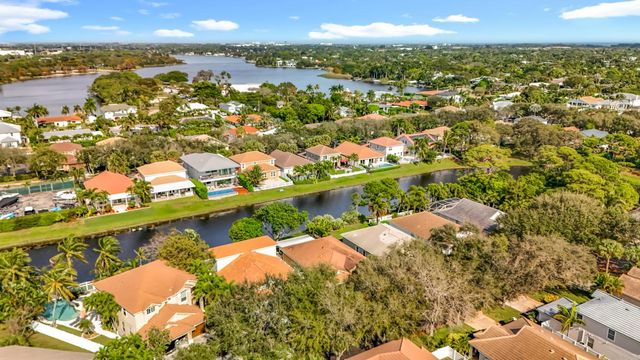 1143 Canoe Point, Delray Beach, FL 33444