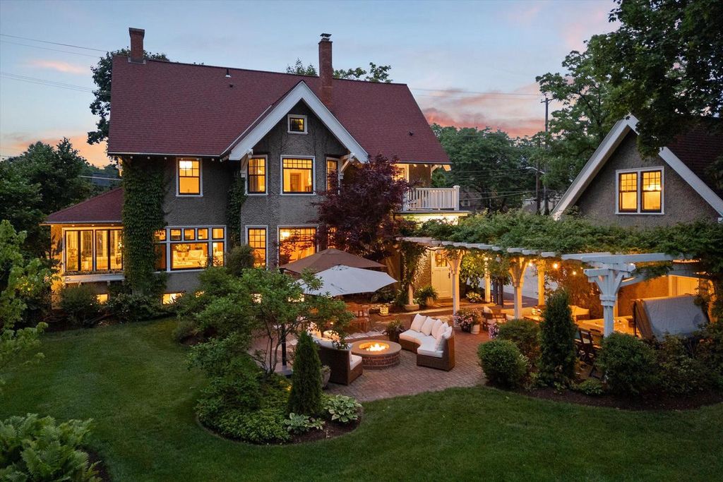 N69W6507 Bridge ROAD, Cedarburg, WI 53012