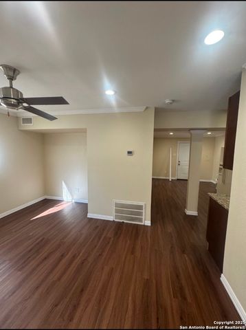 219 W Silver Sands Dr Apt 1, San Antonio, TX 78216