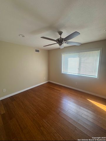 219 W Silver Sands Dr Apt 1, San Antonio, TX 78216