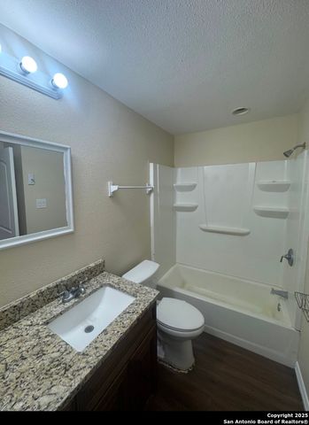 219 W Silver Sands Dr Apt 1, San Antonio, TX 78216