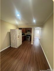 219 W Silver Sands Dr Apt 1, San Antonio, TX 78216