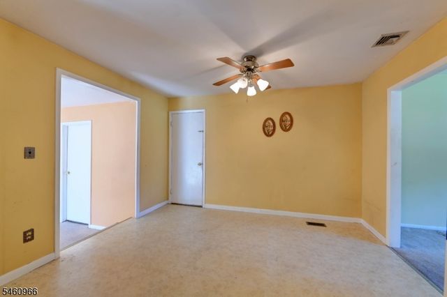 14 Apollo Dr, Jefferson Twp., NJ 07438