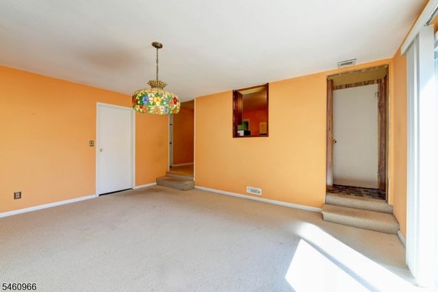 14 Apollo Dr, Jefferson Twp., NJ 07438