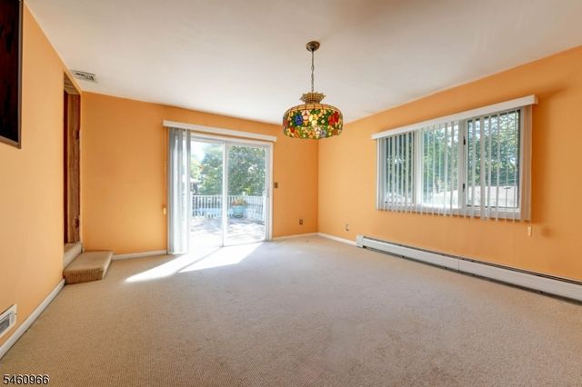 14 Apollo Dr, Jefferson Twp., NJ 07438