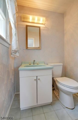 14 Apollo Dr, Jefferson Twp., NJ 07438