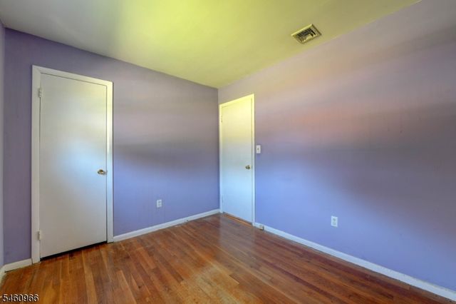 14 Apollo Dr, Jefferson Twp., NJ 07438
